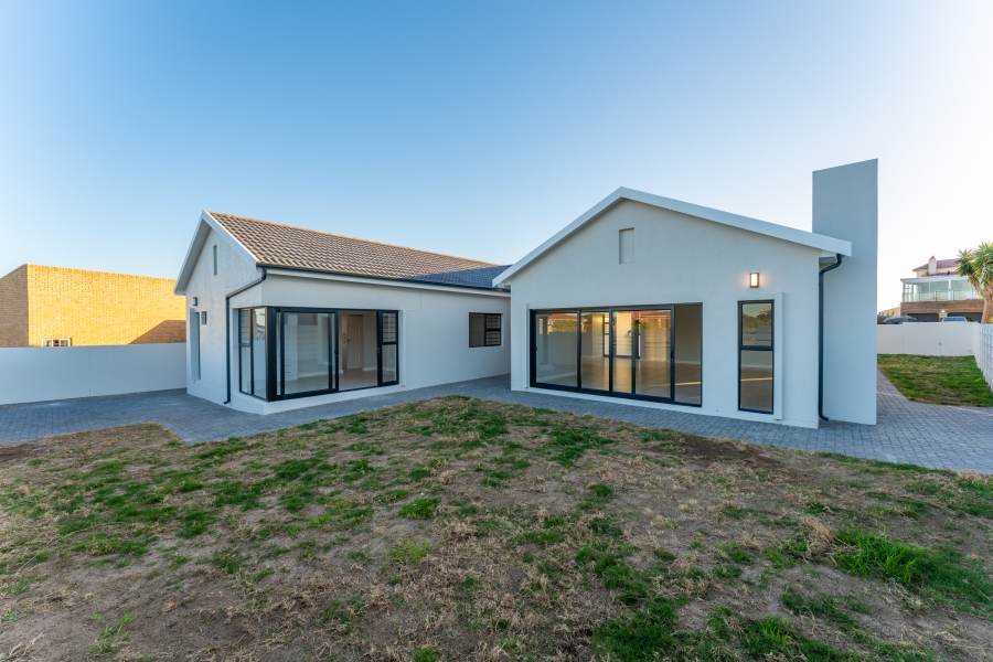 3 Bedroom Property for Sale in Wavecrest Eastern Cape